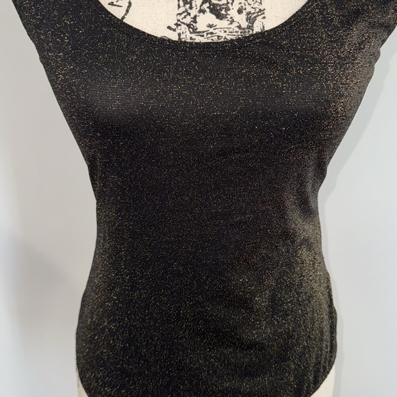 Top - Picture 2 of 5